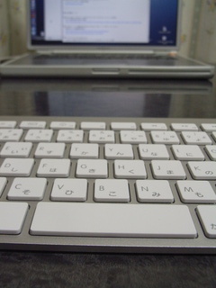Apple Wireless Keyboard と PowerBook G4 Ti