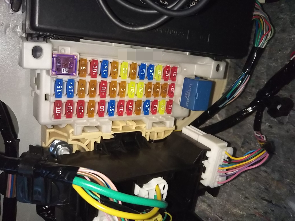 ヒューズ電源取り出し Usbケーブル取り付け アルトワークス 悪魔が頂き の戯言日記