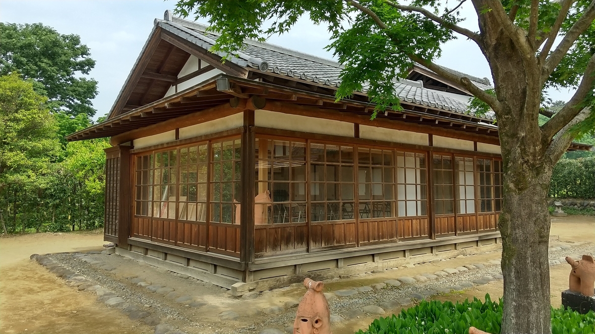 離れ