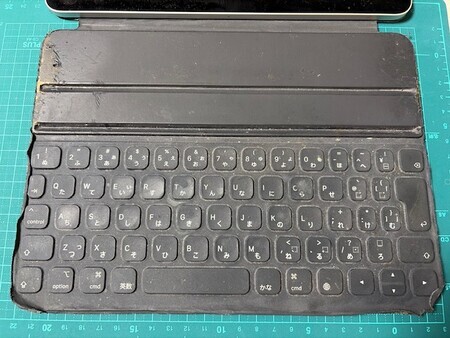 iPad Air 13インチ (M3) 256GB スペースグレーと Magic Keyboard を