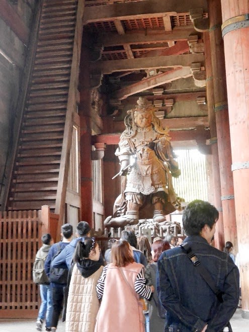 東大寺大仏殿の広目天