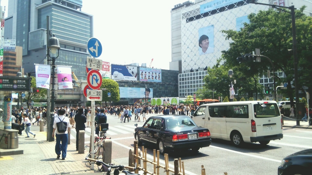 ゴールデンウィーク期間中の渋谷駅ハチ公広場前交差点