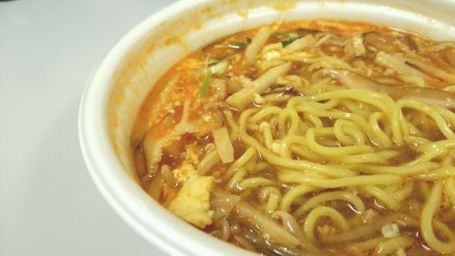 セブンイレブン『スープが決め手！酸辣湯麺』