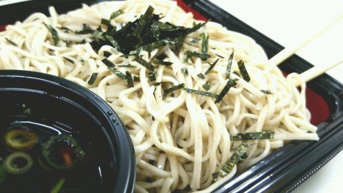 セブンイレブン『ツルッとのど越し！ざる蕎麦』