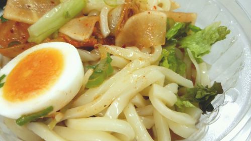 セブンイレブン『ピリッと辛口！冷しキムチうどん』