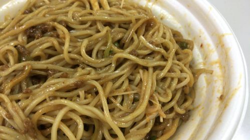 セブンイレブン『花椒の香り引き立つ！辛口汁なし担担麺』