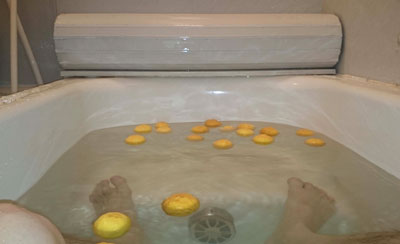 ゆず湯のお風呂に入る