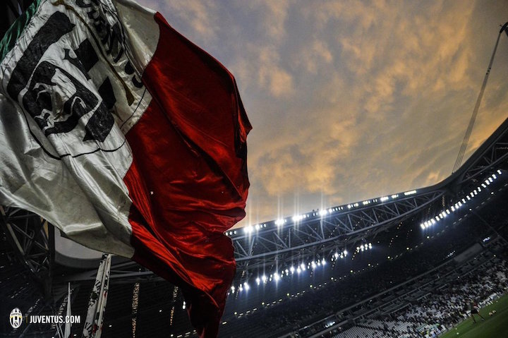 Juventus flag 画像:Juventus flag