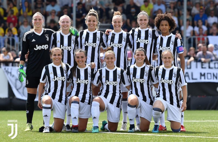 リーグ最終戦に臨むユベントス女子チーム 画像:リーグ最終戦に臨むユベントス女子チーム