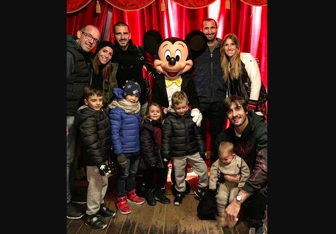 ディズニーランド・パリで家族サービスを行ったキエッリーニたち 画像:ディズニーランド・パリで家族サービスを行ったキエッリーニたち