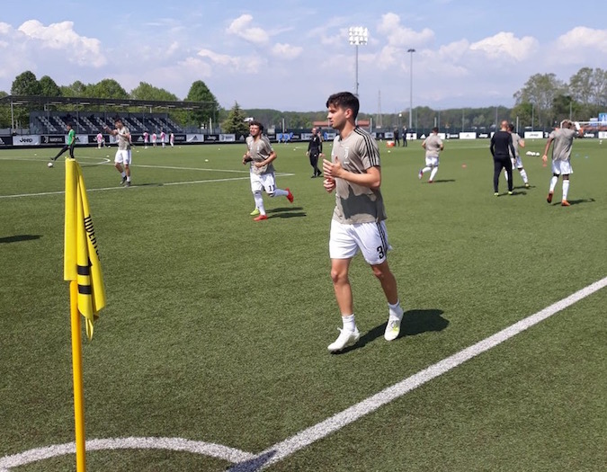 エンポリ戦の試合前に調整する選手たち 画像:エンポリ戦の試合前に調整する選手たち