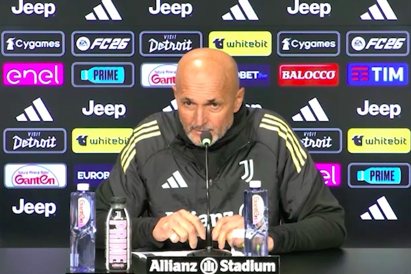 ローマ戦に向けた前日会見を行うユベントスのスパレッティ監督