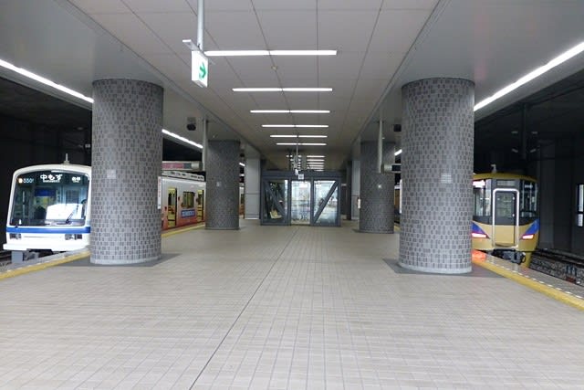 泉北5000系と12000系