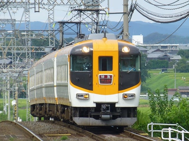 12600系
