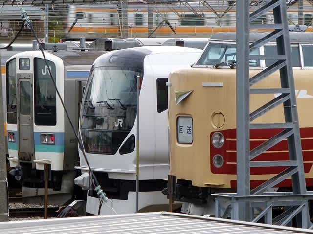 189系M51編成とE257系ほか