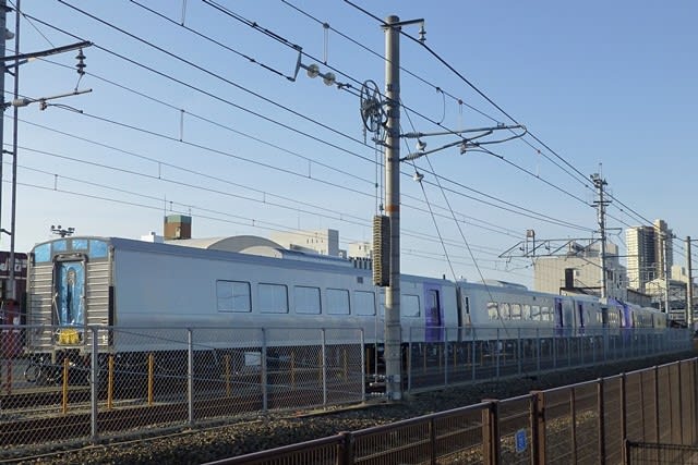 キハ261系5000番台ラベンダー編成