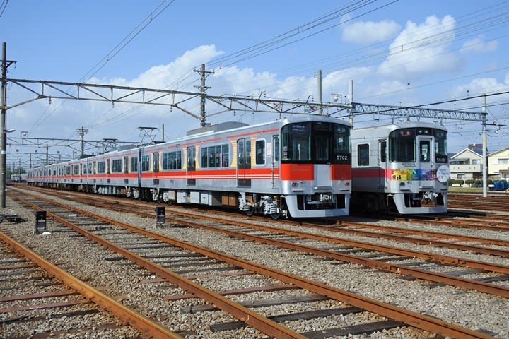 展示車両 5702F、5010F