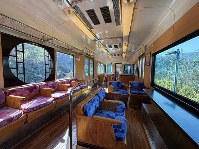 天空車内