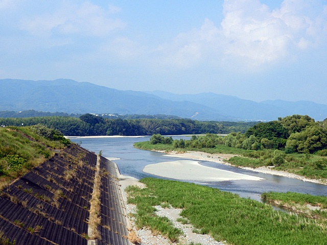 穴吹川