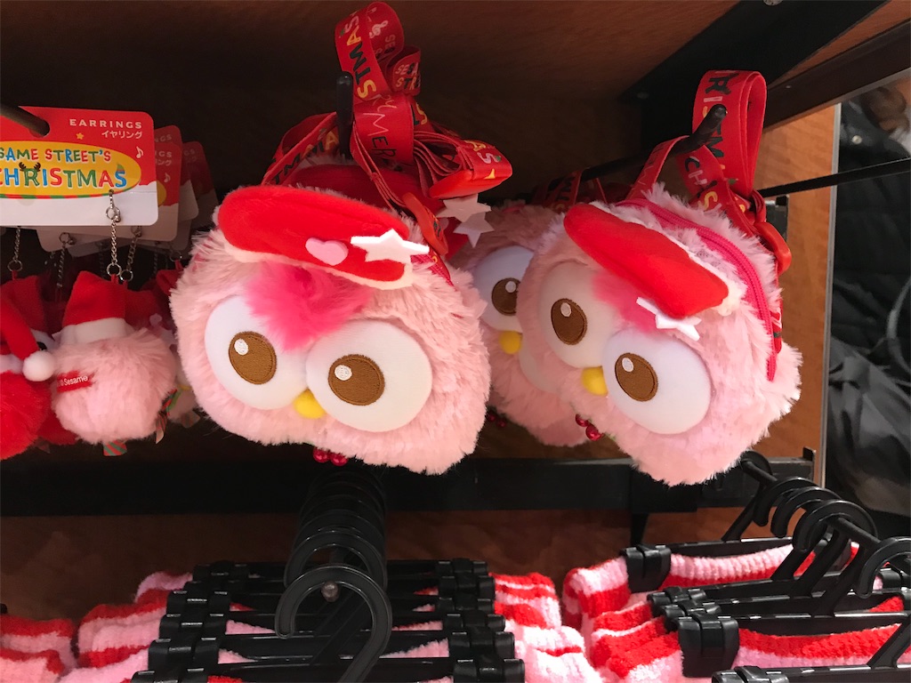 Usj ユニバ エルモ モッピー クリスマスグッズお土産24選 18 ぬいぐるみ カチューシャ キーホルダー お菓子など あっちゃんリリース