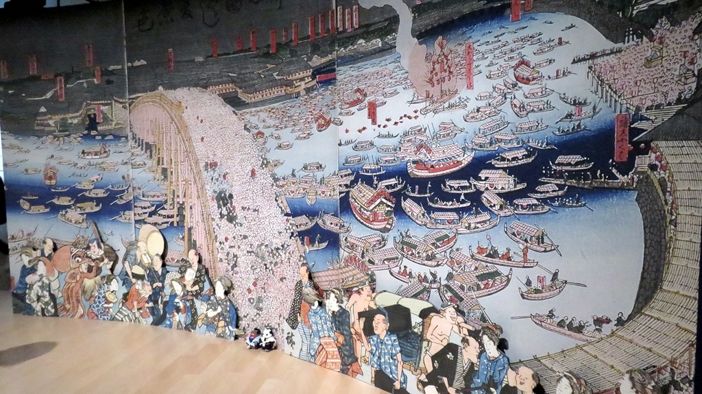 四年間のリニューアル工事を経て 開館した「江戸東京博物館」は一時間待ちの大賑わいだった。 - 阿智胡地亭のShot日乗