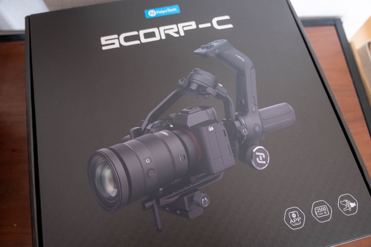 カメラの新しい相棒！FeiyuTech SCORP-Cジンバルの使い方の紹介 - カメ