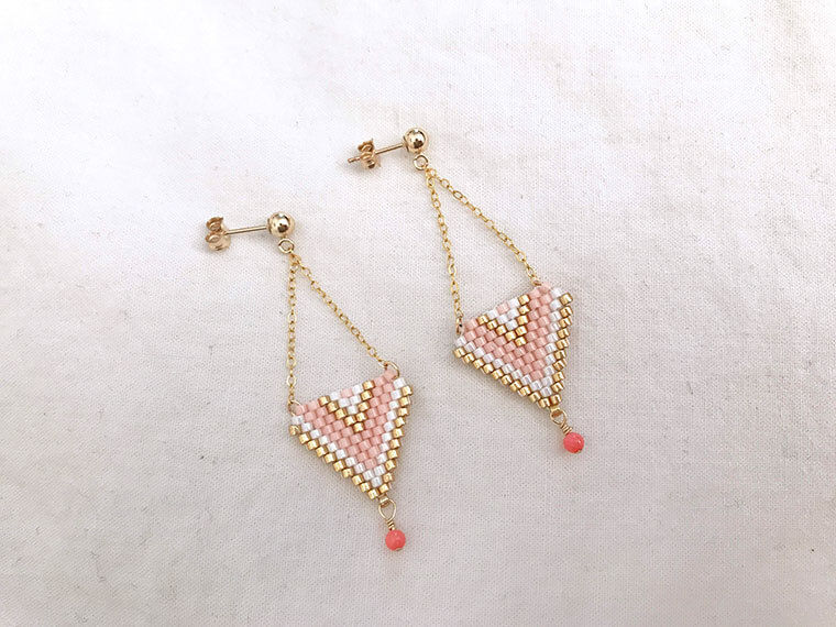 デリカビーズ編みでブレスレッドとピアス作ってみたよ Acotto A Paris パリに暮らすアコットのはなし