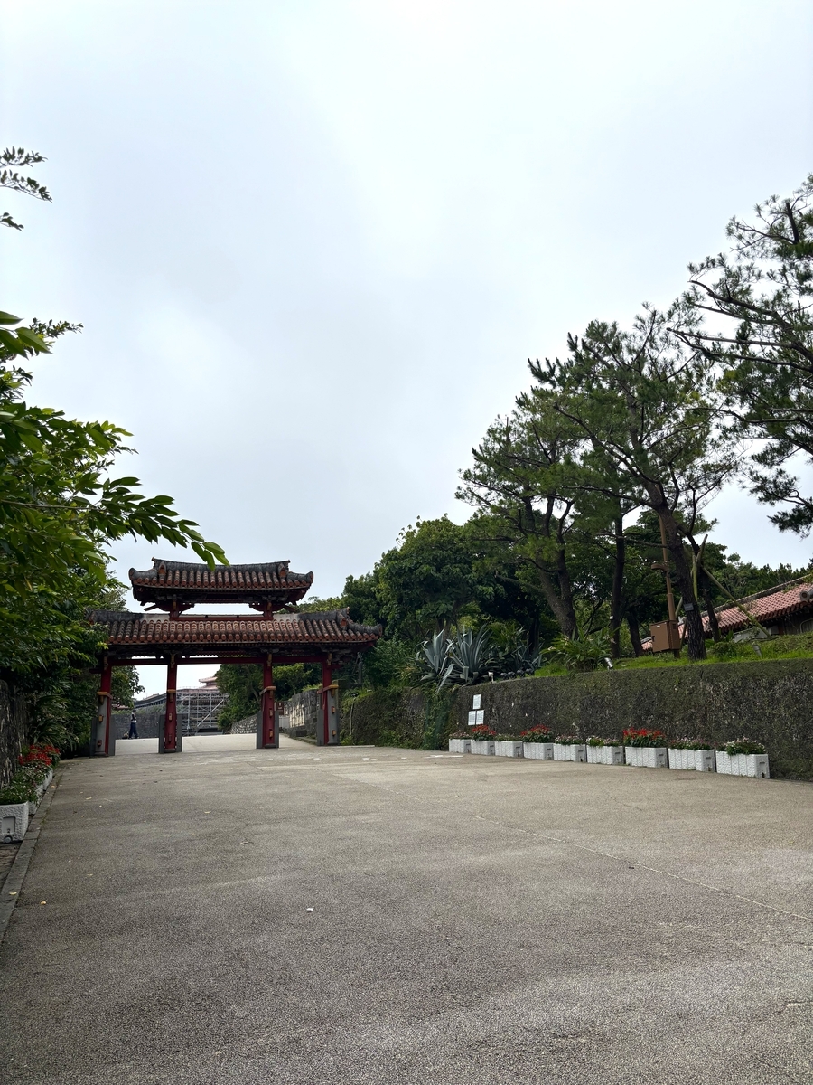 首里城の魅力を徒歩で巡る日帰り散策