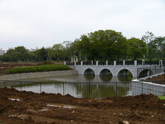 ドリームランド跡地の公園の池