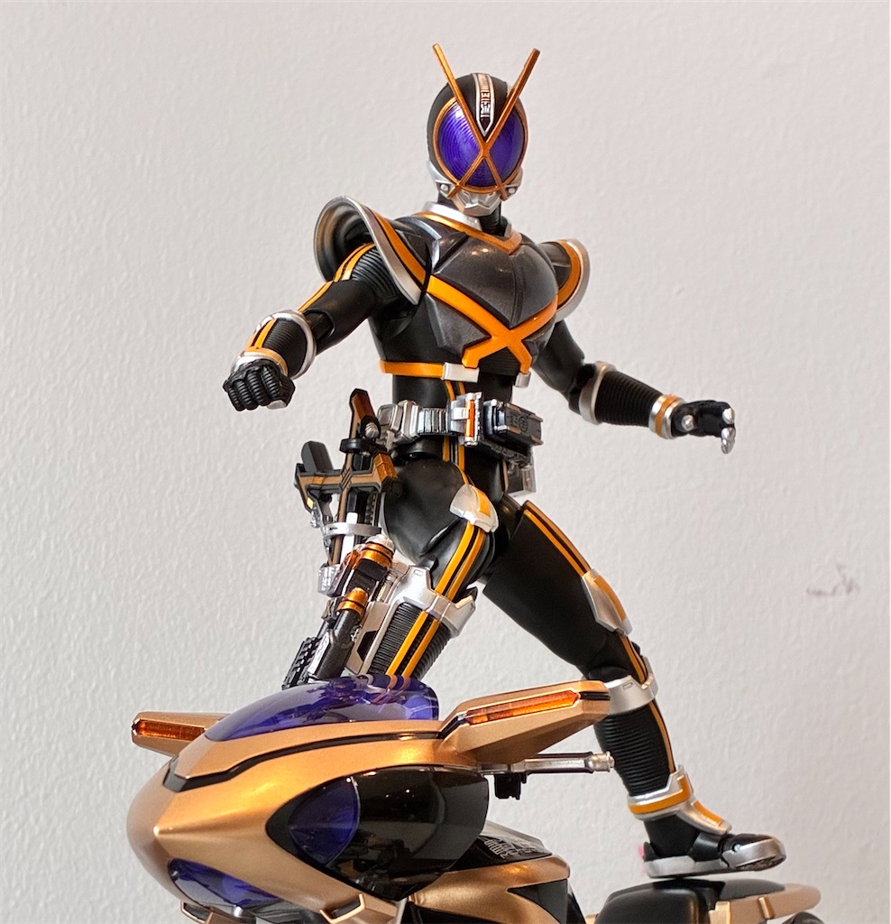 S.H.フィギュアーツ真骨彫仮面ライダーカイザ / サイドバッシャー を