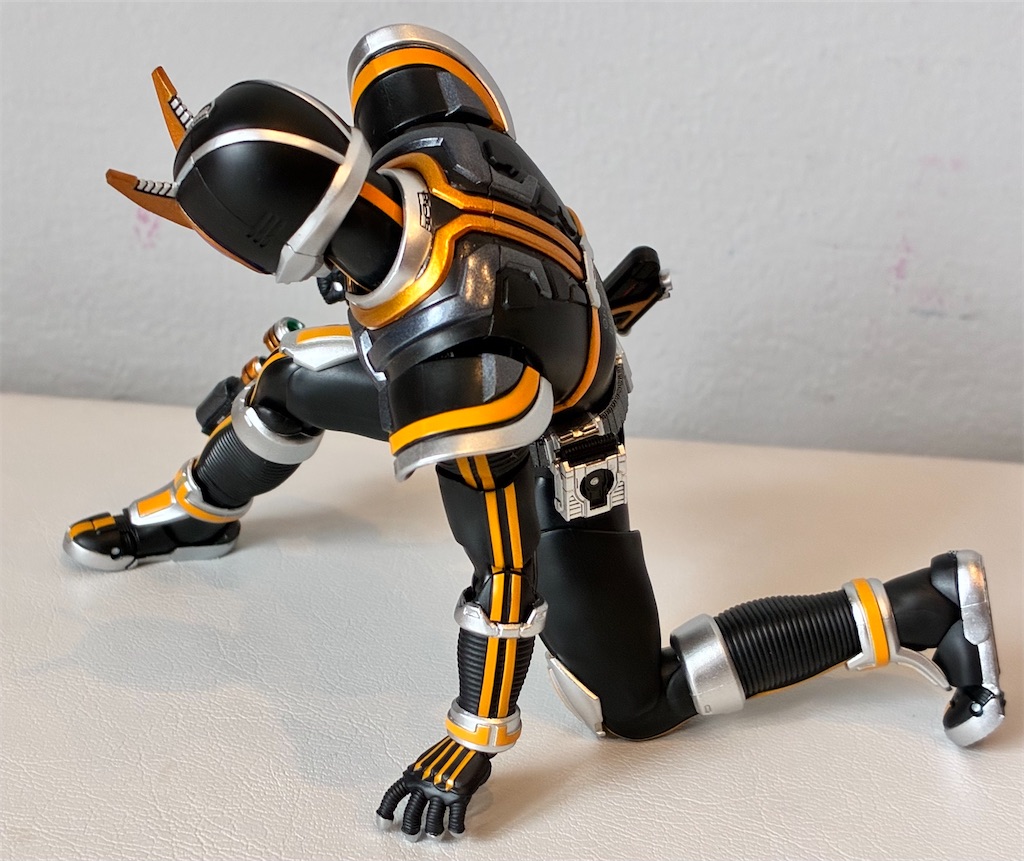 S.H.フィギュアーツ真骨彫仮面ライダーカイザ / サイドバッシャー を