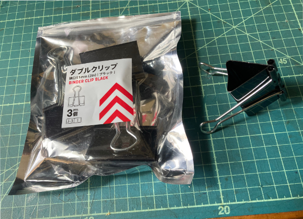 ダイソーで買った特大のダブルクリップ3個入