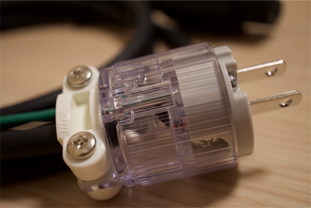 電源ケーブルで音は変わる？新年早々やっちまったなぁ - あくろぐ