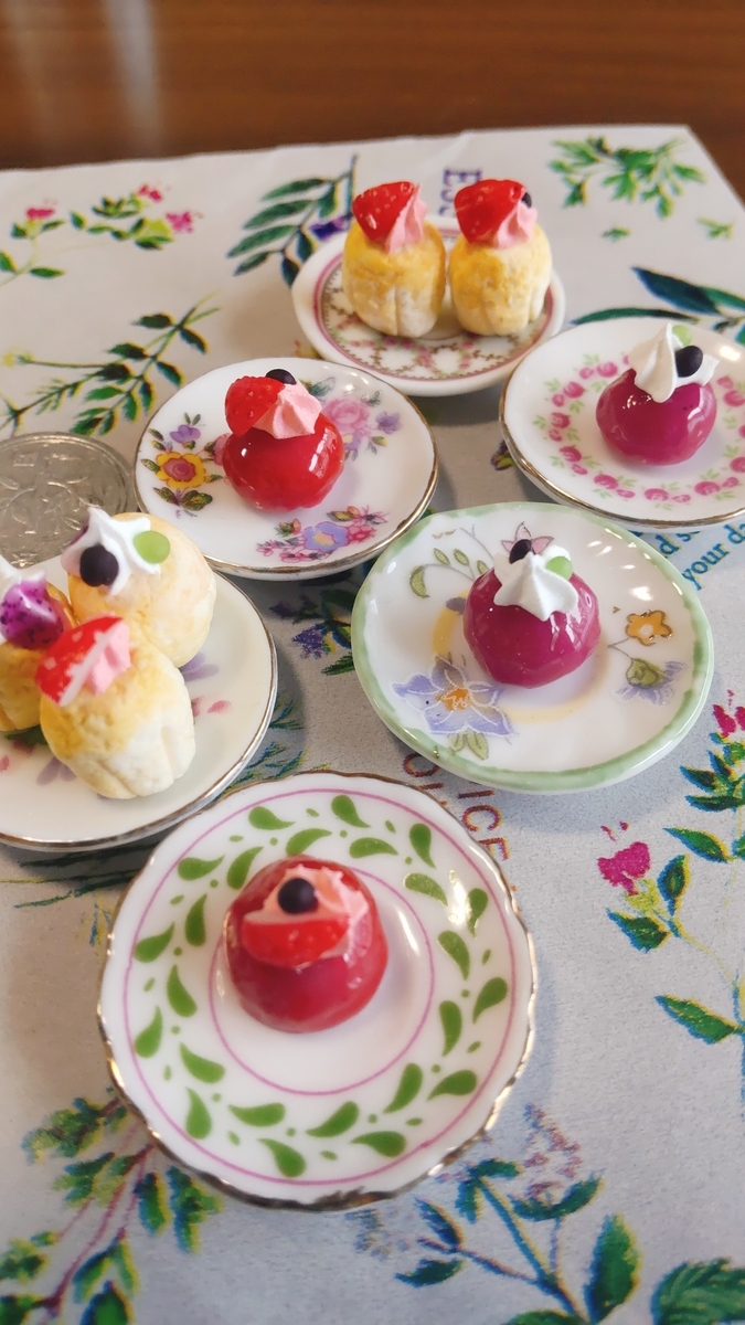ミニチュアフード】ストロベリー&ブルーベリーのミニドームケーキ
