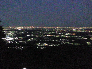 高尾山中腹より、夜景。