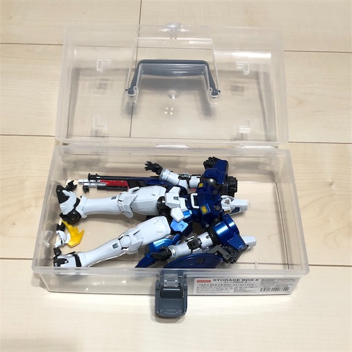 作ったガンプラの収納に便利な100均のケースを紹介 リビングモデリング部 作ったガンプラの収納に便利な100均のケースを紹介 リビングモデリング部