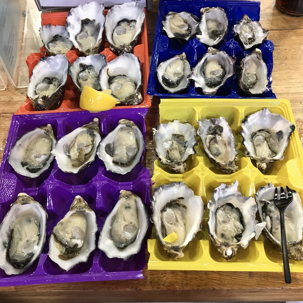 Aus４産地の牡蠣とエビみたいな虫を立ち食い ちゅうどう鍼灸マッサージｘ通訳翻訳ｘ看護介護ｘ書道ｘクライミング X オーストラリア