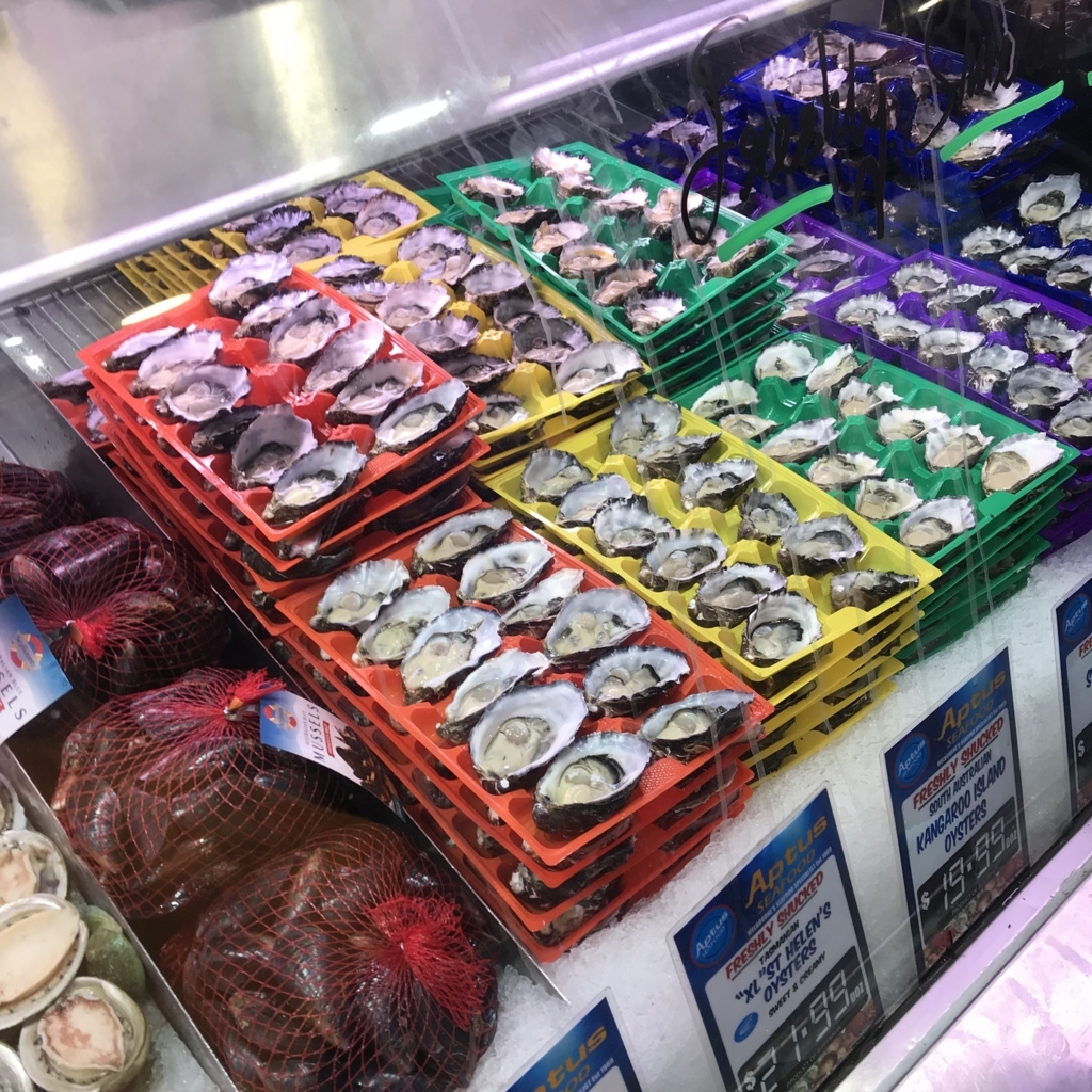 Aus４産地の牡蠣とエビみたいな虫を立ち食い ちゅうどう鍼灸マッサージｘ通訳翻訳ｘ看護介護ｘ書道ｘクライミング X オーストラリア