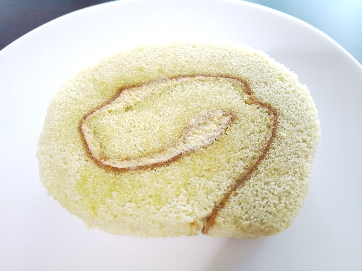 今日のおやつ ファミリーマートのピスタチオロールケーキ おやつ日記