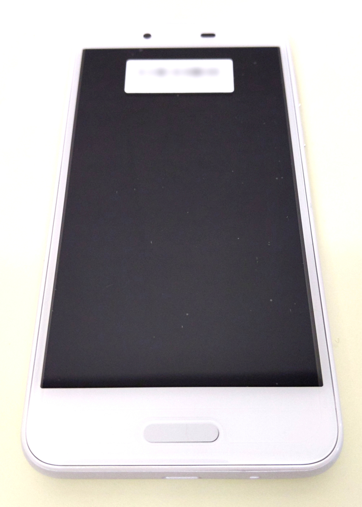 AQUOS、sense、正面