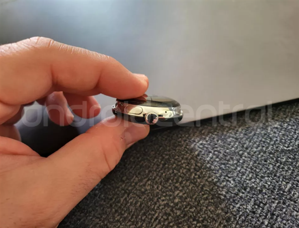 Pixel Watch、竜頭