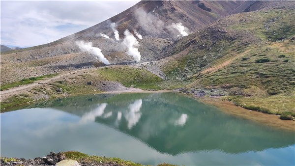 北海道旭岳、姿見池