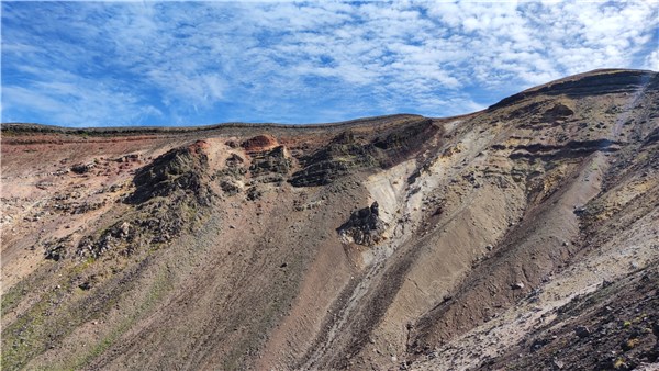 北海道旭岳、登山道からの眺め