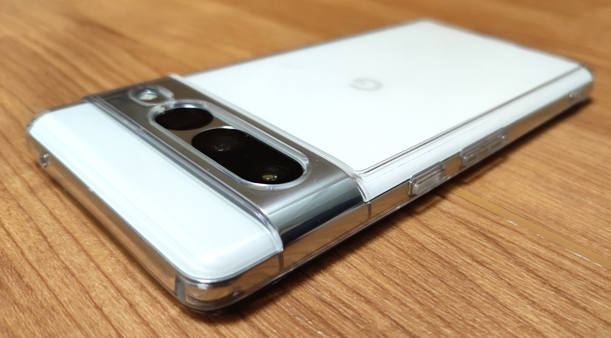 Ringke、Pixel 7 Proケース、装着後、ボタン