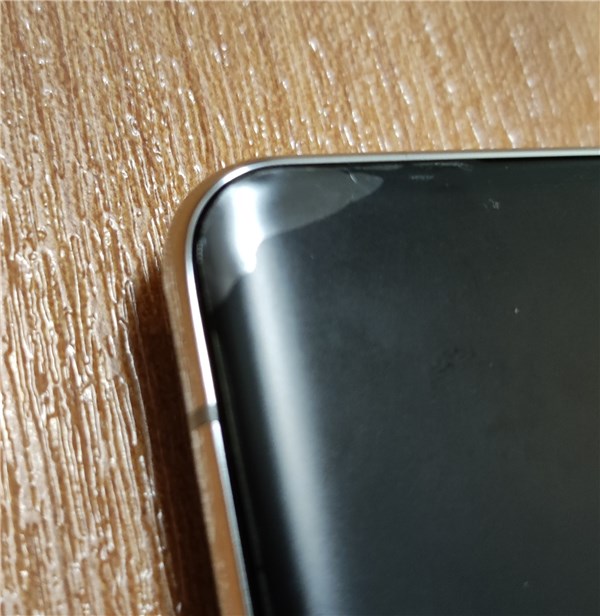 Pixel 7 Pro、フィルム、3週間後、端