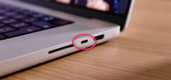 Macbook pro 2021、Type-C、イメージ