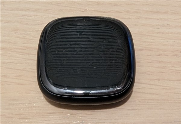 Fitbit Sense 2、Flexible Shield、貼付後、その1