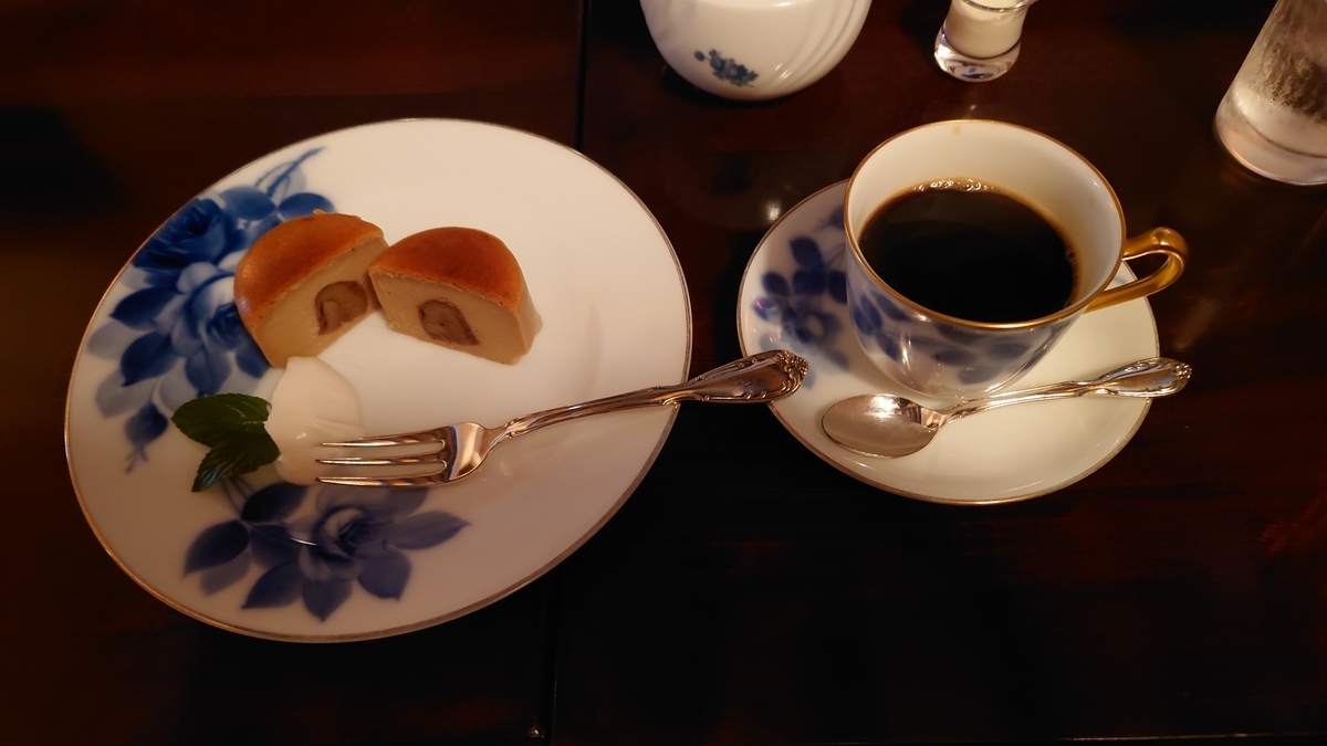 オリジナルブレンドとケーキ