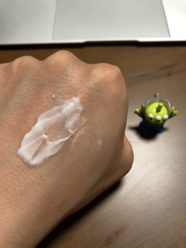 コスメデコルテ フィトチューン アクティブ リニュークリーム 塗り伸ばし