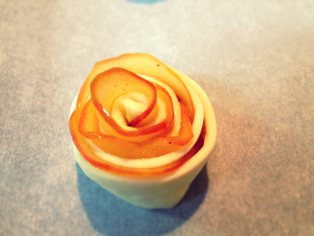 f:id:aico_recipe:20150113010639j:plain 薔薇の形をしたアップルパイ